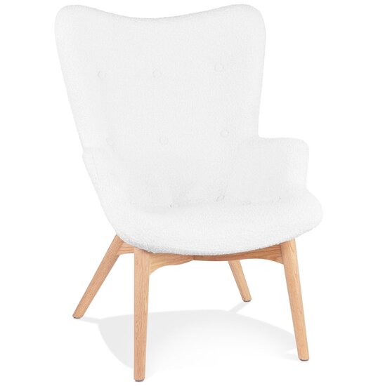 Scandinavische oorfauteuil &#039;TRAPEUR&#039; van witte boucl&eacute;stof