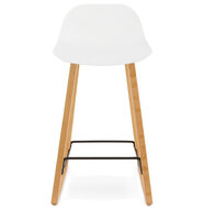 Witte, halfhoge kruk MAKI MINI&#039; in Scandinavische stijl