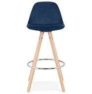 Halfhoge barkruk &#039;SPIRIT MINI&#039; in blauw fluweel en poten in hout met natuurlijke afwerking