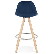 Halfhoge barkruk &#039;SPIRIT MINI&#039; in blauw fluweel en poten in hout met natuurlijke afwerking